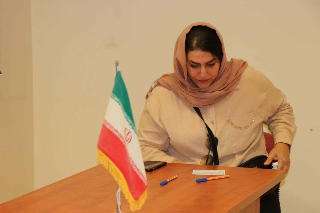 İran sandık başında! Reisi'nin halefi kim olacak? - Resim: 26